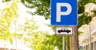 parking-zone-sign-street