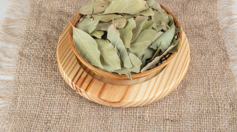 Dried Green Bay Leaves Wooden Plate