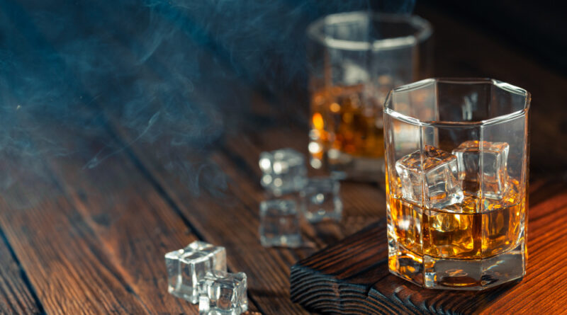 whiskey-glass-with-ice