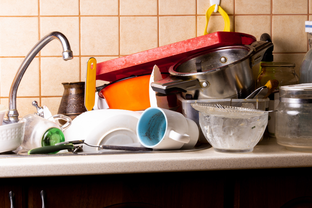 lot-dirty-dishes-lie-sink-kitchen-that-needs-be-washed